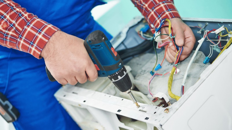 Güngören Termodinamik Termodinamik çamaşır makinesi kart tamiri – Su almama arızası orijinal parça ile giderildi. - Teknik servis örneği